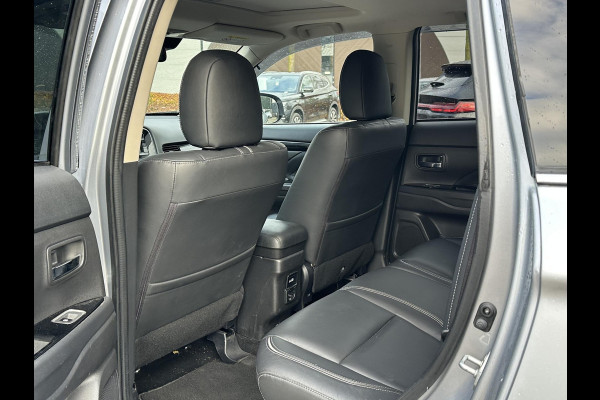 Mitsubishi Outlander 2.0 PHEV Prestige+ VEEL OPTIES!| ELEK. STOEL| ELEK. ACHTERKLEP| STOEL/STUURVERWARMING | AFNEEMBARE TREKHAAK | PANO DAK | ACHTERUITRIJ CAMERA |