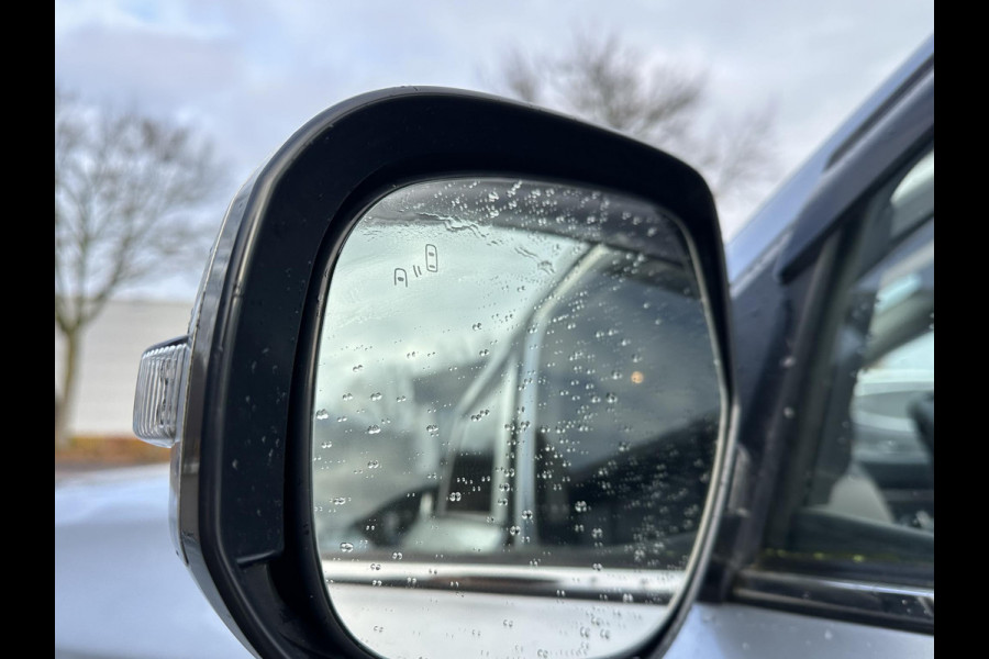 Mitsubishi Outlander 2.0 PHEV Prestige+ VEEL OPTIES!| ELEK. STOEL| ELEK. ACHTERKLEP| STOEL/STUURVERWARMING | AFNEEMBARE TREKHAAK | PANO DAK | ACHTERUITRIJ CAMERA |