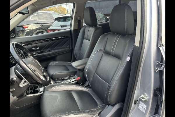 Mitsubishi Outlander 2.0 PHEV Prestige+ VEEL OPTIES!| ELEK. STOEL| ELEK. ACHTERKLEP| STOEL/STUURVERWARMING | AFNEEMBARE TREKHAAK | PANO DAK | ACHTERUITRIJ CAMERA |