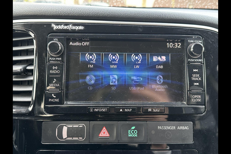 Mitsubishi Outlander 2.0 PHEV Prestige+ VEEL OPTIES!| ELEK. STOEL| ELEK. ACHTERKLEP| STOEL/STUURVERWARMING | AFNEEMBARE TREKHAAK | PANO DAK | ACHTERUITRIJ CAMERA |