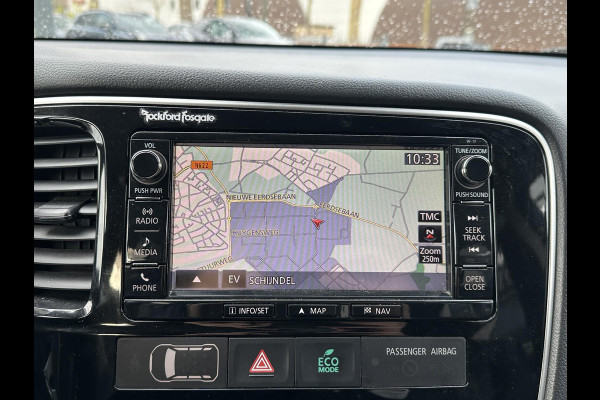 Mitsubishi Outlander 2.0 PHEV Prestige+ VEEL OPTIES!| ELEK. STOEL| ELEK. ACHTERKLEP| STOEL/STUURVERWARMING | AFNEEMBARE TREKHAAK | PANO DAK | ACHTERUITRIJ CAMERA |