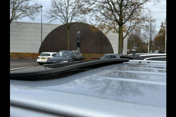 Mitsubishi Outlander 2.0 PHEV Prestige+ VEEL OPTIES!| ELEK. STOEL| ELEK. ACHTERKLEP| STOEL/STUURVERWARMING | AFNEEMBARE TREKHAAK | PANO DAK | ACHTERUITRIJ CAMERA |