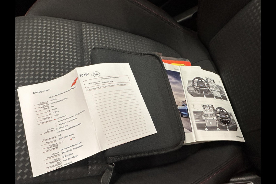 Ford FOCUS Wagon 1.0 EcoBoost 125pk Hybrid ST Line Navigatie Apple Carplay/Android Auto Camera Parkeersensoren Cruise Control Ledverlichting Climate Control Lichtmetalen velgen