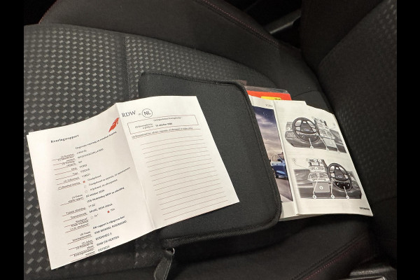 Ford FOCUS Wagon 1.0 EcoBoost 125pk Hybrid ST Line Navigatie Apple Carplay/Android Auto Camera Parkeersensoren Cruise Control Ledverlichting Climate Control Lichtmetalen velgen