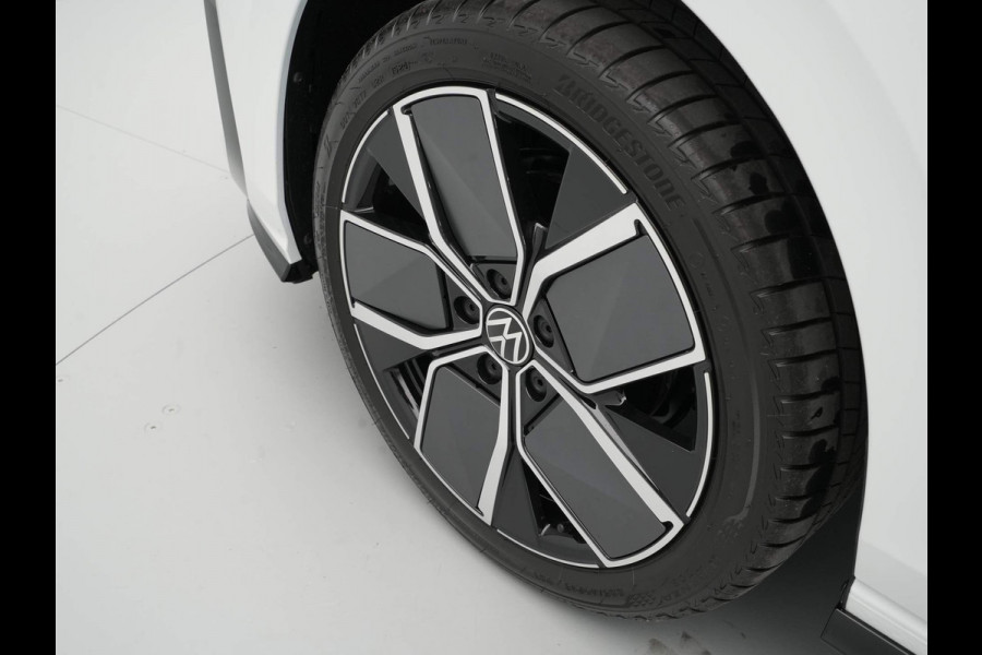 Volkswagen Golf 1.5 eTSI R-Line Edition