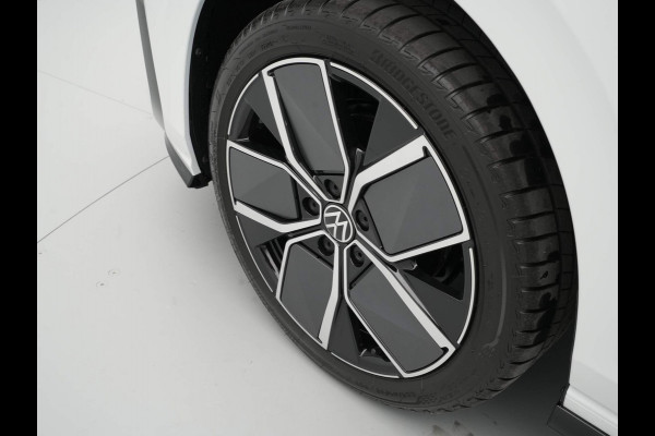 Volkswagen Golf 1.5 eTSI R-Line Edition