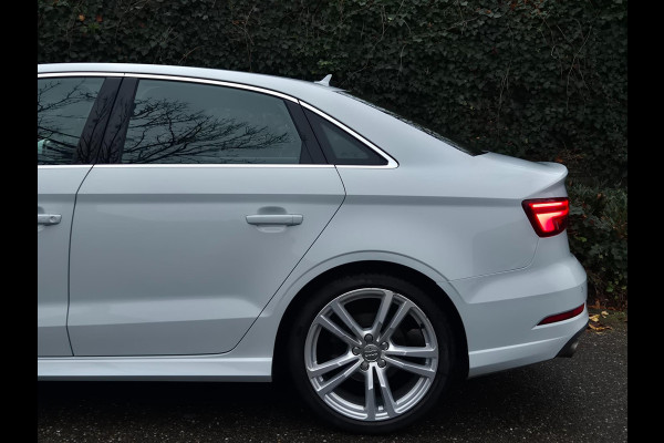 Audi A3 3x 1e eig. S Line Edition Massage Android CarPlay Apple Virtual dash Adaptieve Cruise Line Assist Navi NAP 1.5 TFSI Sport