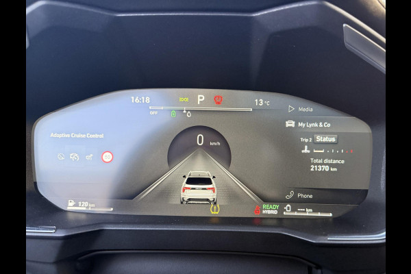 Lynk & Co 01 / 360 Camera / Adaptieve cruise control / Elektrische stoelen / BLIS / Stoelverwarming / Elektrische achterklep / Climate control / Parkeersensoren met camera / Regensensor / Keyless entry /