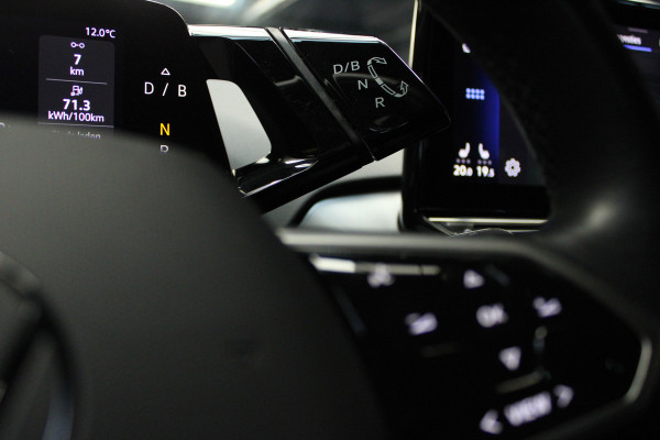 Volkswagen ID.4 Navi ACC Camera Warmtepomp PDC Stuurverwarm. Carplay 19" LM velgen Climate voor & achter Interieur voorverwarming & koeling