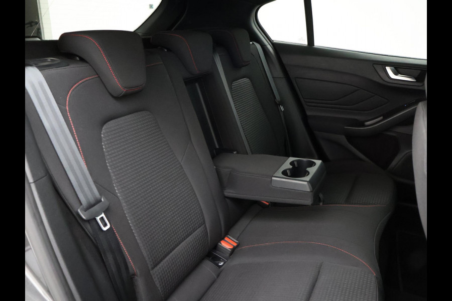 Ford Focus 1.0 ECOBOOST HYBRID 155 PK ST-LINE X + B&O | WINTERPACK | 13" NAVIGATIE | HEAD-UP | 18 INCH | ADAPTIVE CRUISE