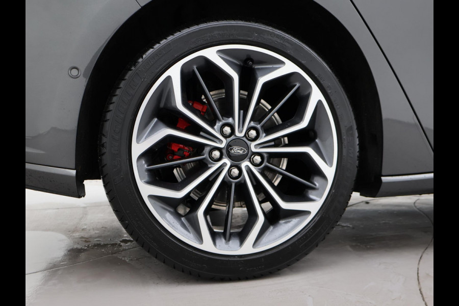 Ford Focus 1.0 ECOBOOST HYBRID 155 PK ST-LINE X + B&O | WINTERPACK | 13" NAVIGATIE | HEAD-UP | 18 INCH | ADAPTIVE CRUISE