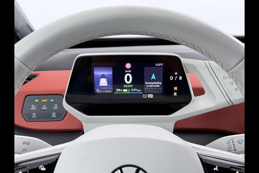 Volkswagen ID.3 First Plus 58kWh Apple Carplay Android Auto Adap.Cruise Lmv 19" Navi Camera Pdc Stoel+Stuurverwarming Keyless Advanced Matrix Led + Dynamisch Led Achterlicht en Isofix DAB Privacy Glas Rijstrooksensor SOH 89% Origineel Nederlandse Auto