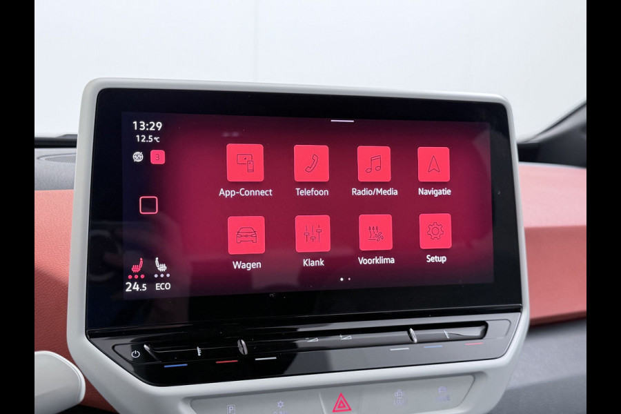 Volkswagen ID.3 First Plus 58kWh Apple Carplay Android Auto Adap.Cruise Lmv 19" Navi Camera Pdc Stoel+Stuurverwarming Keyless Advanced Matrix Led + Dynamisch Led Achterlicht en Isofix DAB Privacy Glas Rijstrooksensor SOH 89% Origineel Nederlandse Auto