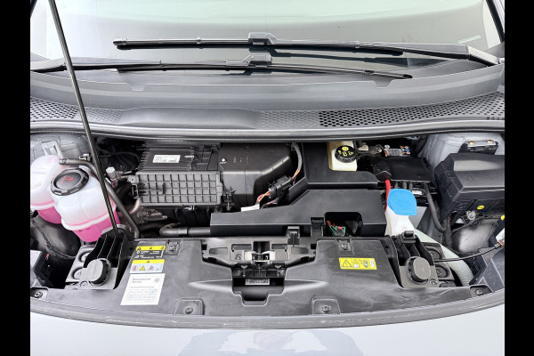 Volkswagen ID.3 First Plus 58kWh Apple Carplay Android Auto Adap.Cruise Lmv 19" Navi Camera Pdc Stoel+Stuurverwarming Keyless Advanced Matrix Led + Dynamisch Led Achterlicht en Isofix DAB Privacy Glas Rijstrooksensor SOH 89% Origineel Nederlandse Auto
