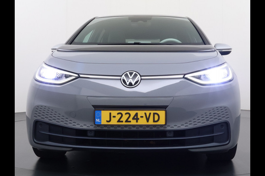 Volkswagen ID.3 First Plus 58kWh Apple Carplay Android Auto Adap.Cruise Lmv 19" Navi Camera Pdc Stoel+Stuurverwarming Keyless Advanced Matrix Led + Dynamisch Led Achterlicht en Isofix DAB Privacy Glas Rijstrooksensor SOH 89% Origineel Nederlandse Auto