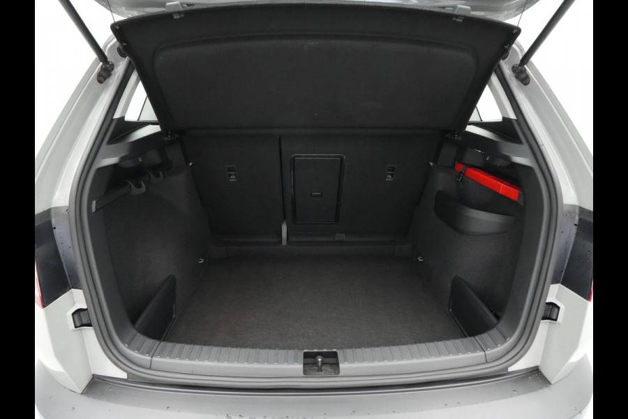 Škoda Karoq 1.0 TSI 115pk Business Edition Plus Navigatie Stoelverwarming Camera Clima Carplay 42