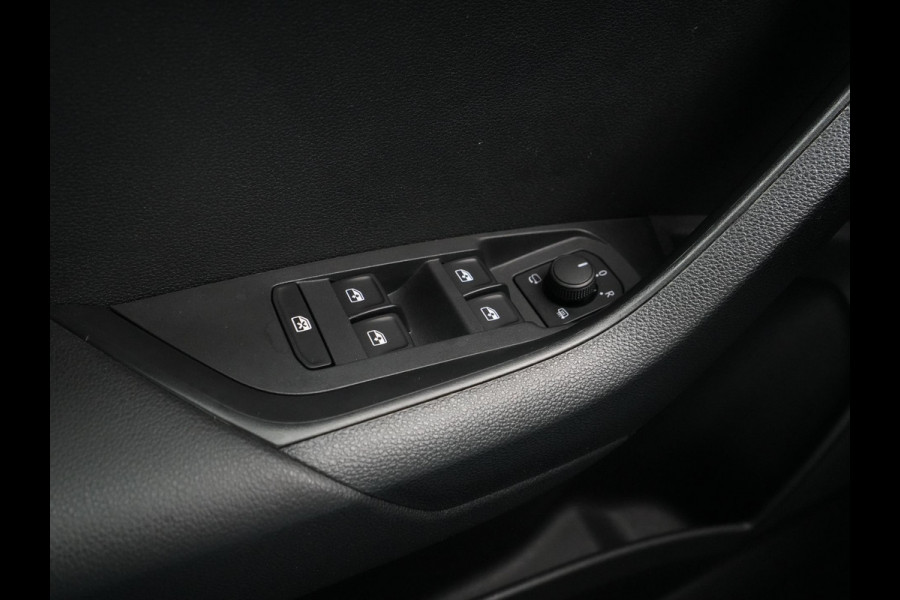 Škoda Karoq 1.0 TSI 115pk Business Edition Plus Navigatie Stoelverwarming Camera Clima Carplay 42