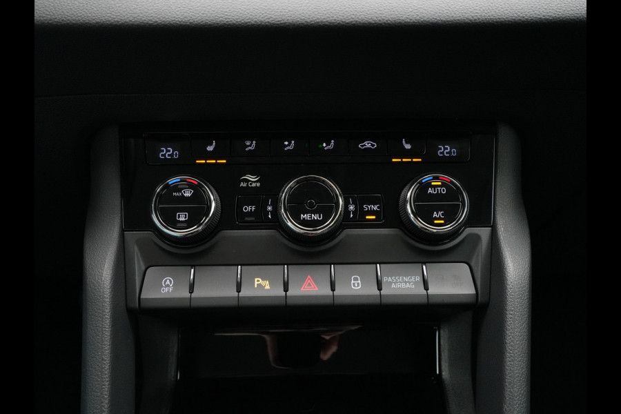 Škoda Karoq 1.0 TSI 115pk Business Edition Plus Navigatie Stoelverwarming Camera Clima Carplay 42