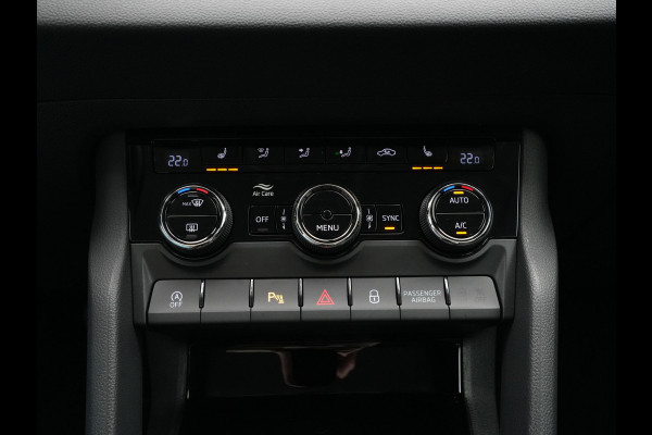 Škoda Karoq 1.0 TSI 115pk Business Edition Plus Navigatie Stoelverwarming Camera Clima Carplay 42