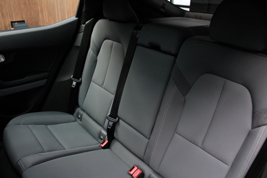 Polestar 2 Long Range Dual Motor 78 kWh Pano 360° Pilot ACC Alcantara Stuurverwarming Stoelverwarming voor & achter LM velgen