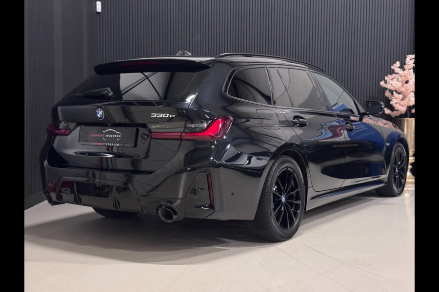 BMW 3 Serie Touring 330e M-SPORT | CARBON | LASERLIGHT | VEEL OPTIES!
