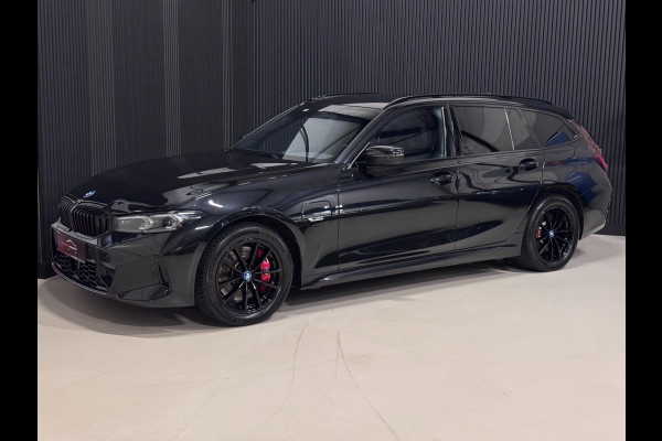 BMW 3 Serie Touring 330e M-SPORT | CARBON | LASERLIGHT | VEEL OPTIES!