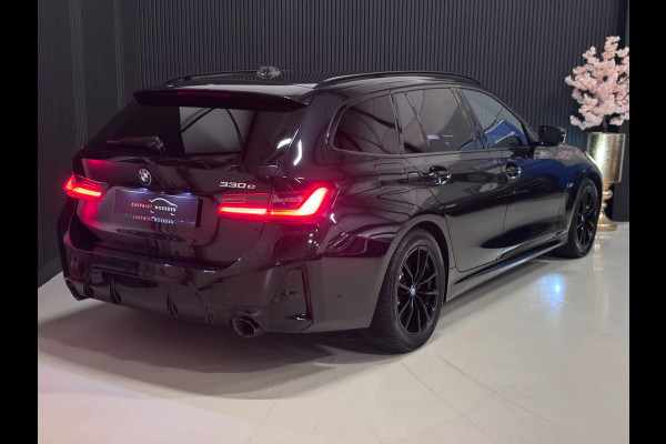 BMW 3 Serie Touring 330e M-SPORT | CARBON | LASERLIGHT | VEEL OPTIES!