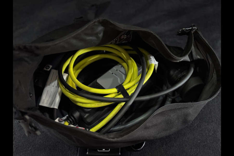 BMW 3 Serie Touring 330e M-SPORT | CARBON | LASERLIGHT | VEEL OPTIES!