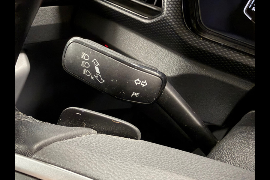 Volkswagen T-Cross 1.0 TSI R-LINE DSG NAVIGATIE APPLE CARPLAY PDC VIRTUAL COCKPIT CRUISE STOELVERWARMING START/STOP USB