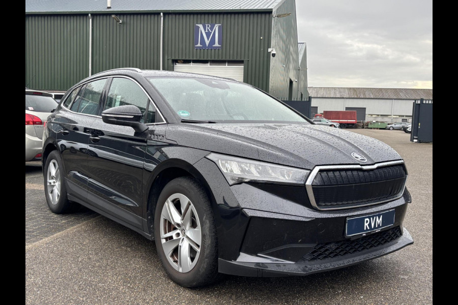 Škoda ENYAQ iV 80 Business Edition WARMTEPOMP| ELEK. TREKHAAK| ADAPTIEVE CRUISE| STOEL + STUURVERWARMING| CAMERA| RIJSTROOKSENSOR|