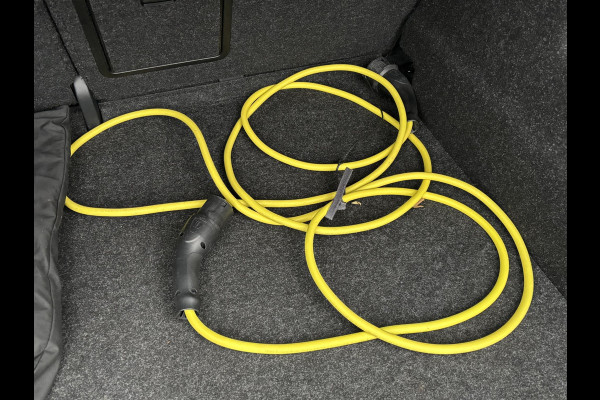 Škoda ENYAQ iV 80 Business Edition WARMTEPOMP| ELEK. TREKHAAK| ADAPTIEVE CRUISE| STOEL + STUURVERWARMING| CAMERA| RIJSTROOKSENSOR|