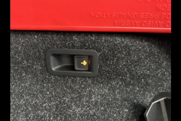 Škoda ENYAQ iV 80 Business Edition WARMTEPOMP| ELEK. TREKHAAK| ADAPTIEVE CRUISE| STOEL + STUURVERWARMING| CAMERA| RIJSTROOKSENSOR|