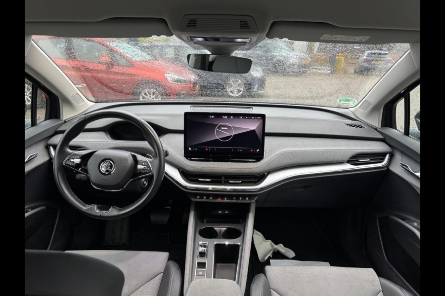 Škoda ENYAQ iV 80 Business Edition WARMTEPOMP| ELEK. TREKHAAK| ADAPTIEVE CRUISE| STOEL + STUURVERWARMING| CAMERA| RIJSTROOKSENSOR|