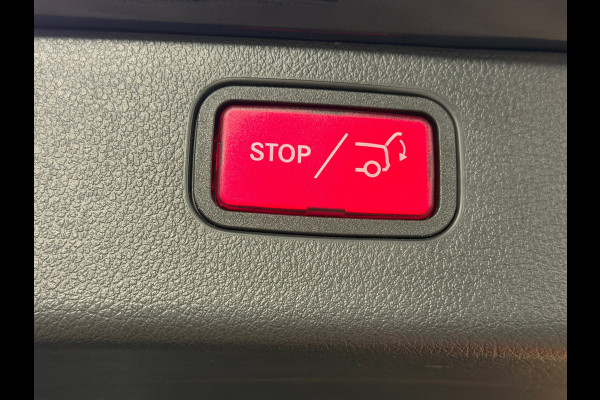 Mercedes-Benz C-Klasse Estate C300e AMG Line Plug-in hybride PANORAMADAK AIRCO CAMERA CRUISE SFEERVERLICHTING LEDER KEYLESS START