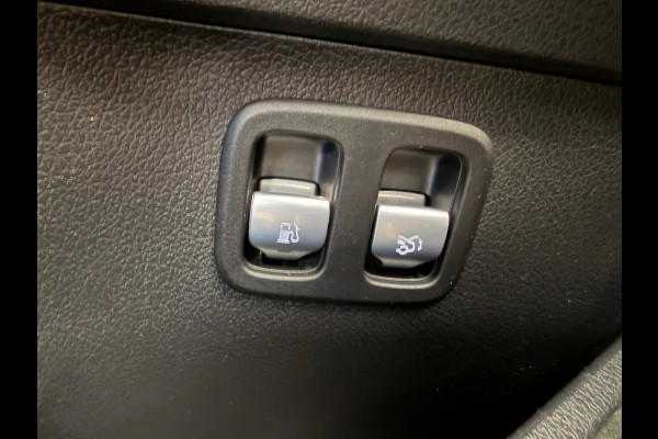 Mercedes-Benz C-Klasse Estate C300e AMG Line Plug-in hybride PANORAMADAK AIRCO CAMERA CRUISE SFEERVERLICHTING LEDER KEYLESS START