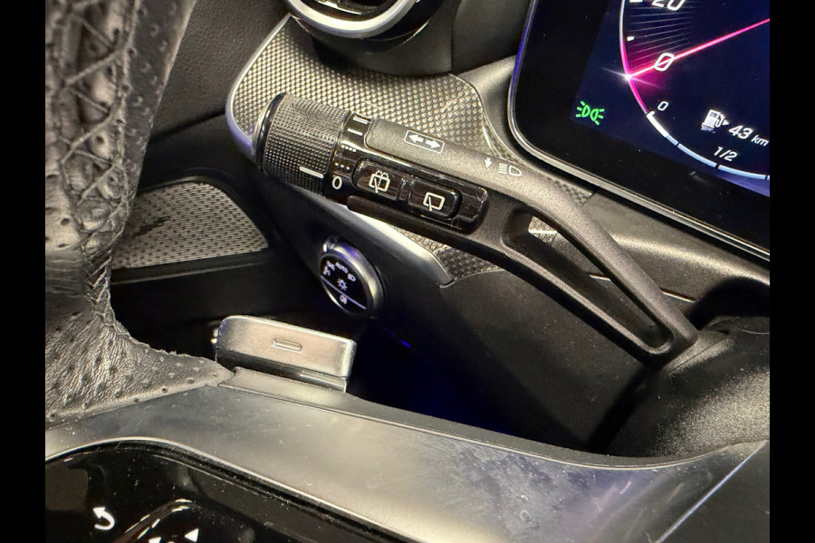 Mercedes-Benz C-Klasse Estate C300e AMG Line Plug-in hybride PANORAMADAK AIRCO CAMERA CRUISE SFEERVERLICHTING LEDER KEYLESS START