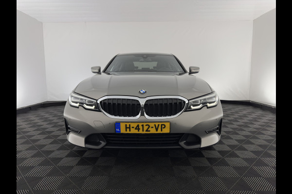 BMW 3-serie 320d Sport-Line High Executive Edition (INCL-BTW) *LUXURY-LEATHER | FULL-LED | DIGI-COCKPIT | HEATED-SPORTSEATS | HIFI-SOUND | NAVI-FULLMAP | KEYLESS | CAMERA | PRIVACY-GLASS | SHIFT-PADDLES | DAB+ | AMBIENT-LIGHT | ECC | CARPLAY