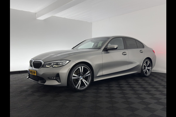 BMW 3-serie 320d Sport-Line High Executive Edition (INCL-BTW) *LUXURY-LEATHER | FULL-LED | DIGI-COCKPIT | HEATED-SPORTSEATS | HIFI-SOUND | NAVI-FULLMAP | KEYLESS | CAMERA | PRIVACY-GLASS | SHIFT-PADDLES | DAB+ | AMBIENT-LIGHT | ECC | CARPLAY