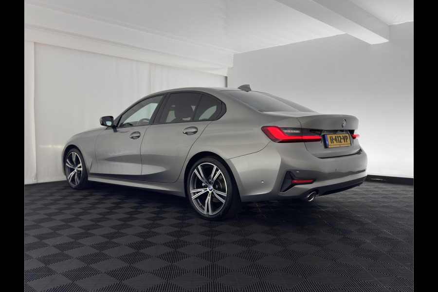 BMW 3-serie 320d Sport-Line High Executive Edition (INCL-BTW) *LUXURY-LEATHER | FULL-LED | DIGI-COCKPIT | HEATED-SPORTSEATS | HIFI-SOUND | NAVI-FULLMAP | KEYLESS | CAMERA | PRIVACY-GLASS | SHIFT-PADDLES | DAB+ | AMBIENT-LIGHT | ECC | CARPLAY