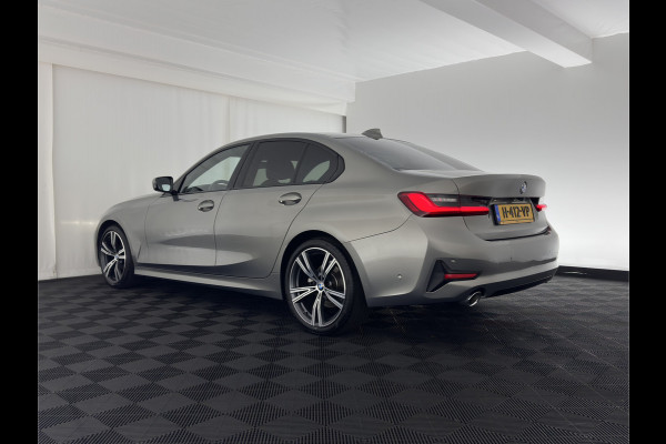 BMW 3-serie 320d Sport-Line High Executive Edition (INCL-BTW) *LUXURY-LEATHER | FULL-LED | DIGI-COCKPIT | HEATED-SPORTSEATS | HIFI-SOUND | NAVI-FULLMAP | KEYLESS | CAMERA | PRIVACY-GLASS | SHIFT-PADDLES | DAB+ | AMBIENT-LIGHT | ECC | CARPLAY
