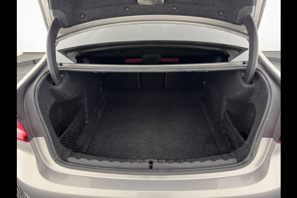 BMW 3-serie 320d Sport-Line High Executive Edition (INCL-BTW) *LUXURY-LEATHER | FULL-LED | DIGI-COCKPIT | HEATED-SPORTSEATS | HIFI-SOUND | NAVI-FULLMAP | KEYLESS | CAMERA | PRIVACY-GLASS | SHIFT-PADDLES | DAB+ | AMBIENT-LIGHT | ECC | CARPLAY