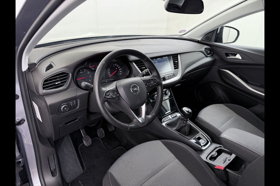 Opel Grandland X T131PK Trekhaak Navi Ecc Pdc Apple Carplay Android Auto Cruise Control Edition Lmv Licht-Regensensor Verkeersbordlezer PrivacyGlas IntelliLink Bluetooth Origineel Nederlandse Auto 1.400KG Trekgewicht! € 35.000 nieuw! Bij ons volledig Onderhouden