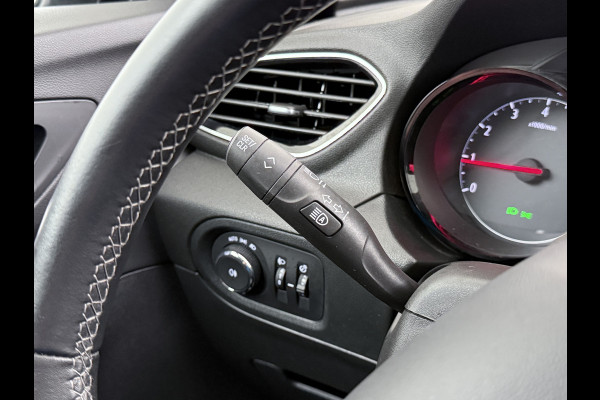 Opel Grandland X T131PK Trekhaak Navi Ecc Pdc Apple Carplay Android Auto Cruise Control Edition Lmv Licht-Regensensor Verkeersbordlezer PrivacyGlas IntelliLink Bluetooth Origineel Nederlandse Auto 1.400KG Trekgewicht! € 35.000 nieuw! Bij ons volledig Onderhouden