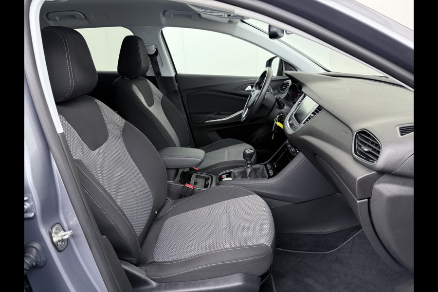 Opel Grandland X T131PK Trekhaak Navi Ecc Pdc Apple Carplay Android Auto Cruise Control Edition Lmv Licht-Regensensor Verkeersbordlezer PrivacyGlas IntelliLink Bluetooth Origineel Nederlandse Auto 1.400KG Trekgewicht! € 35.000 nieuw! Bij ons volledig Onderhouden
