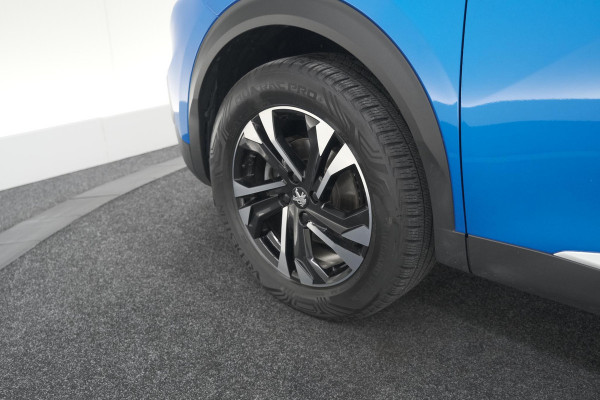 Peugeot 2008 PureTech 130 Allure | Trekhaak | Camera | Stoelverwarming | Adaptieve Cruise Control