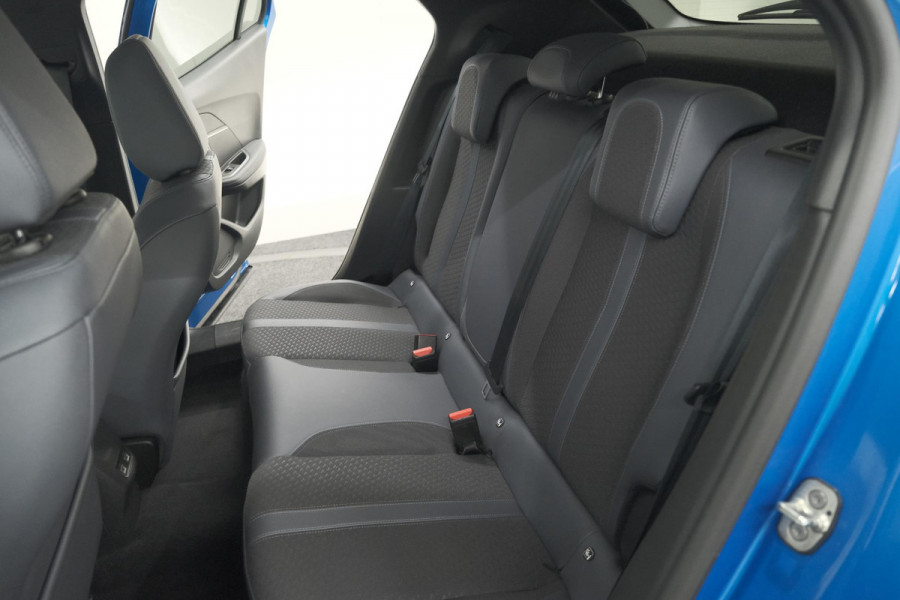 Peugeot 2008 PureTech 130 Allure | Trekhaak | Camera | Stoelverwarming | Adaptieve Cruise Control