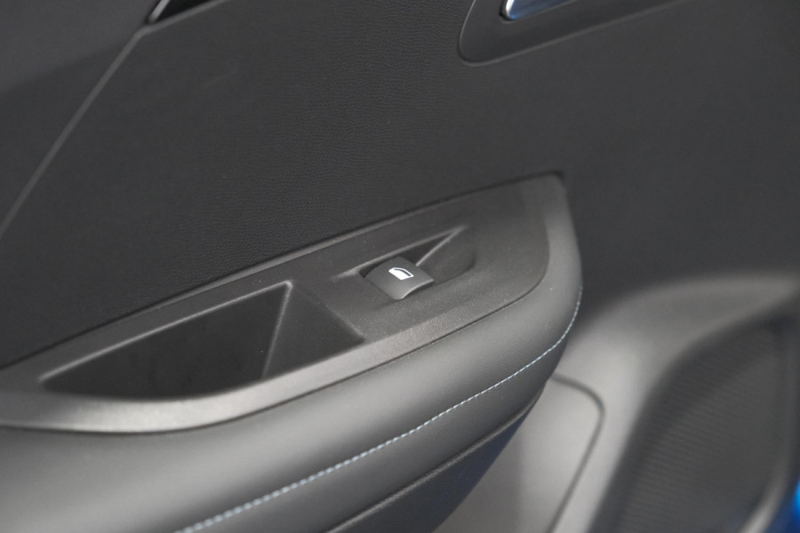 Peugeot 2008 PureTech 130 Allure | Trekhaak | Camera | Stoelverwarming | Adaptieve Cruise Control