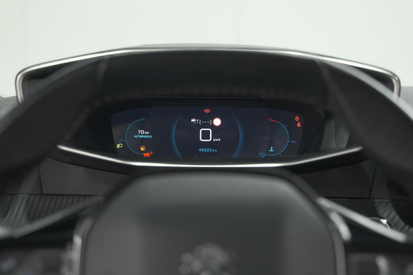 Peugeot 2008 PureTech 130 Allure | Trekhaak | Camera | Stoelverwarming | Adaptieve Cruise Control