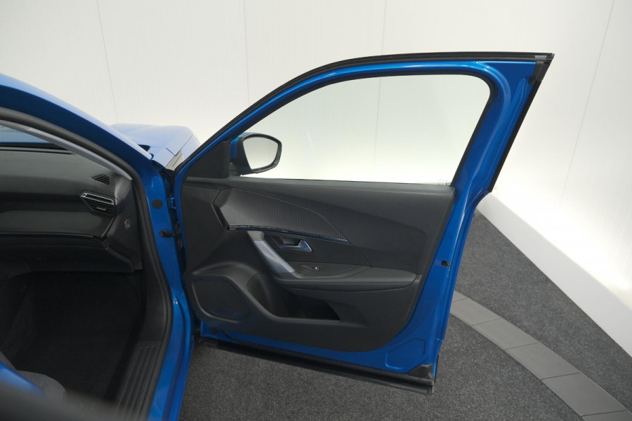 Peugeot 2008 PureTech 130 Allure | Trekhaak | Camera | Stoelverwarming | Adaptieve Cruise Control