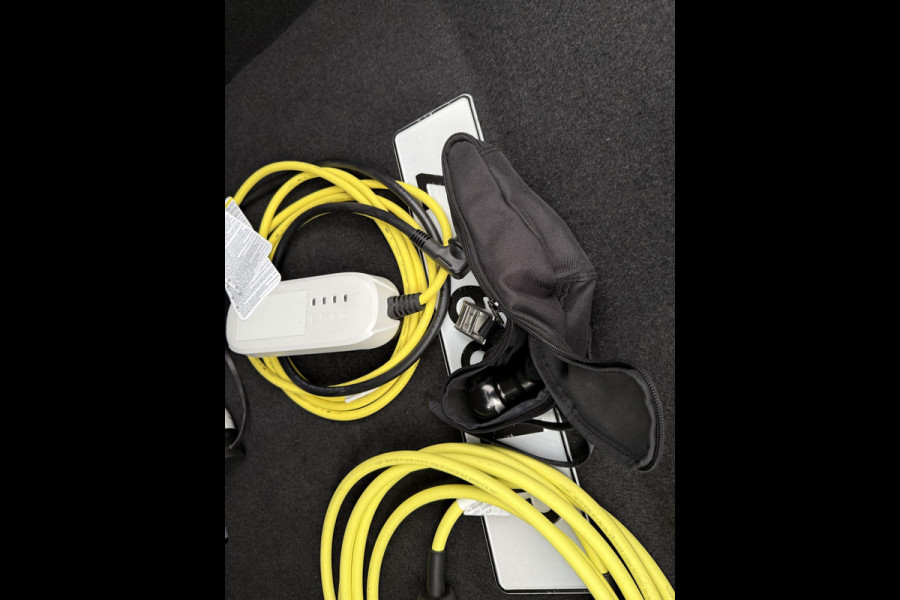 Volkswagen ID.3 PRO PERFORMANCE 58 kWh 204 PK | Warmtepomp | Stoel- & Stuurverwarming | Trekhaak | Adaptieve Cruise Control | Lane Assist